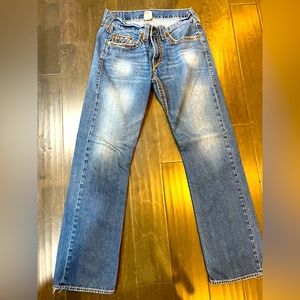 Men’s 34 in True Religion jeans in excellent condition. 33 inseam
